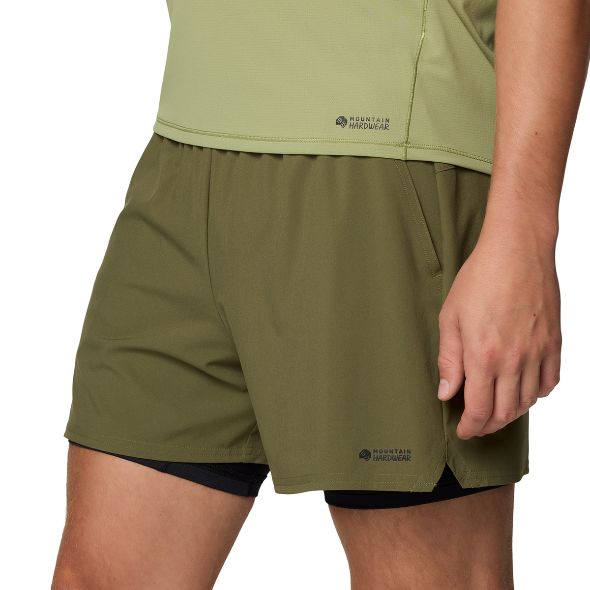 Mountain Hardwear M Shade Lite™ Short in GRÜN