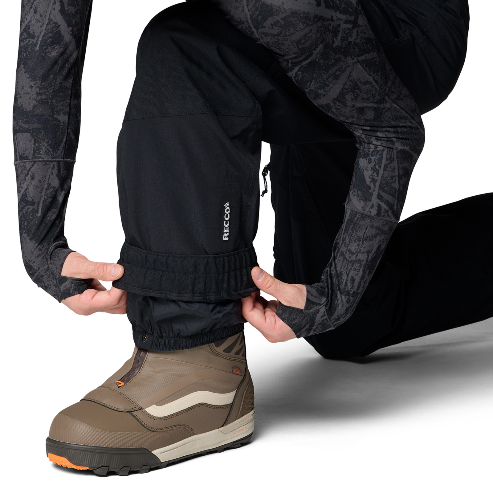 Mountain Hardwear M Warp Factor™ Pant in SCHWARZ