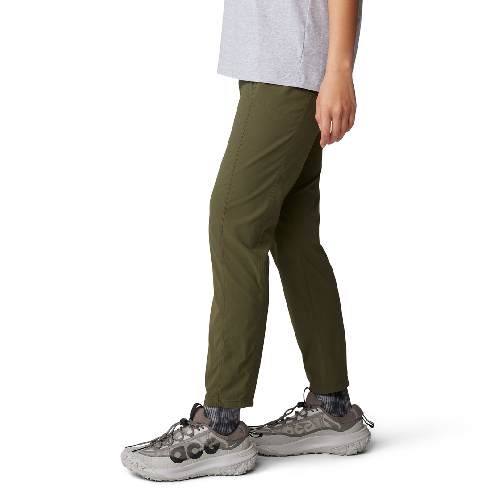 Mountain Hardwear W Dynama™ High Rise Ankle Pant in GRÜN