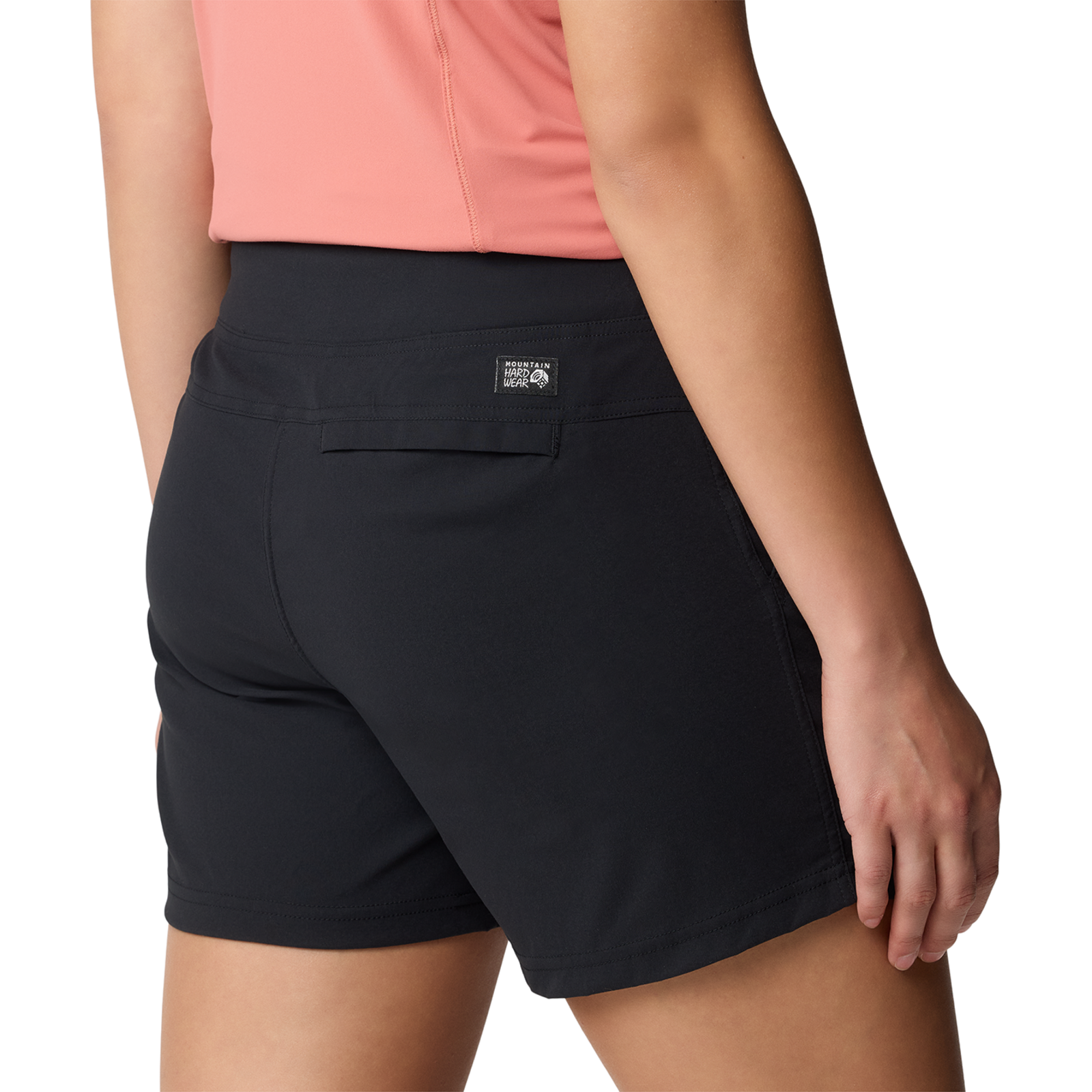 Mountain Hardwear W Dynama™ Short in SCHWARZ